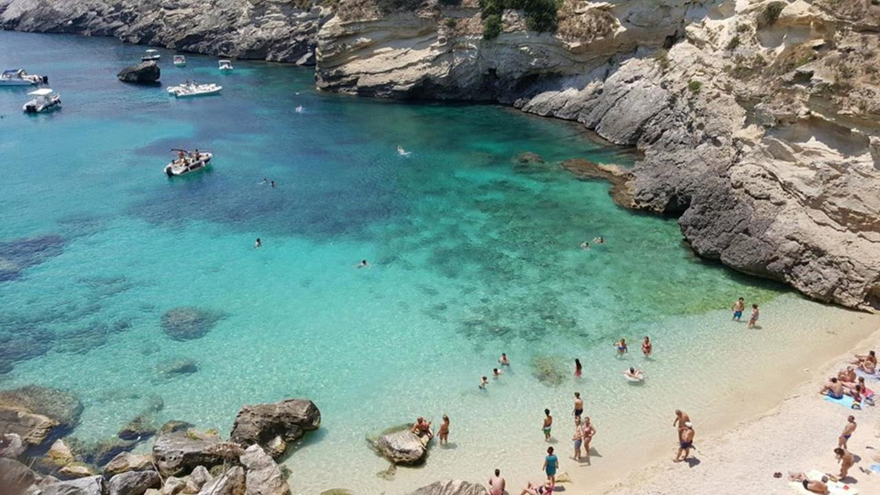 Carusa Cerfignano Buitenkant foto